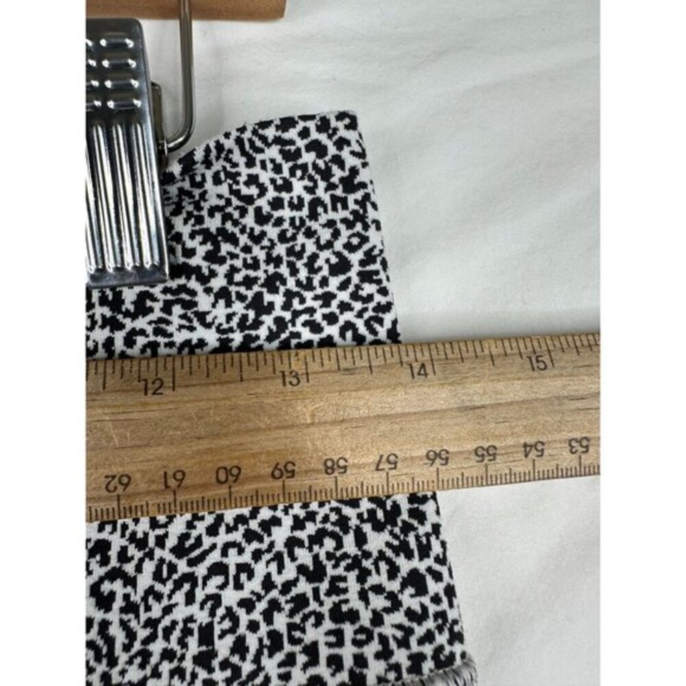 Athleta Animal Print Salutation Stash II Textured Tight Size Medium Black/White‎ - Picture 6 of 8